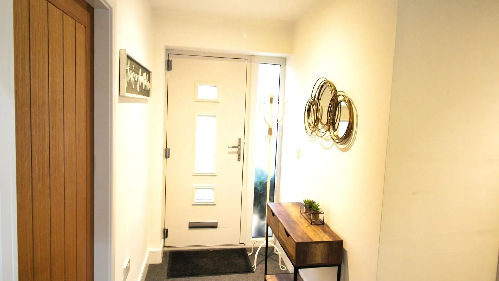 Rotherham - Rawmarsh - Great Customer Feedback - 2 Bed Bungalow - New Build - High End Furnishings - Wheel Chair Accessible - Large Enclosed Garden - Dog Friendly Dom wakacyjny