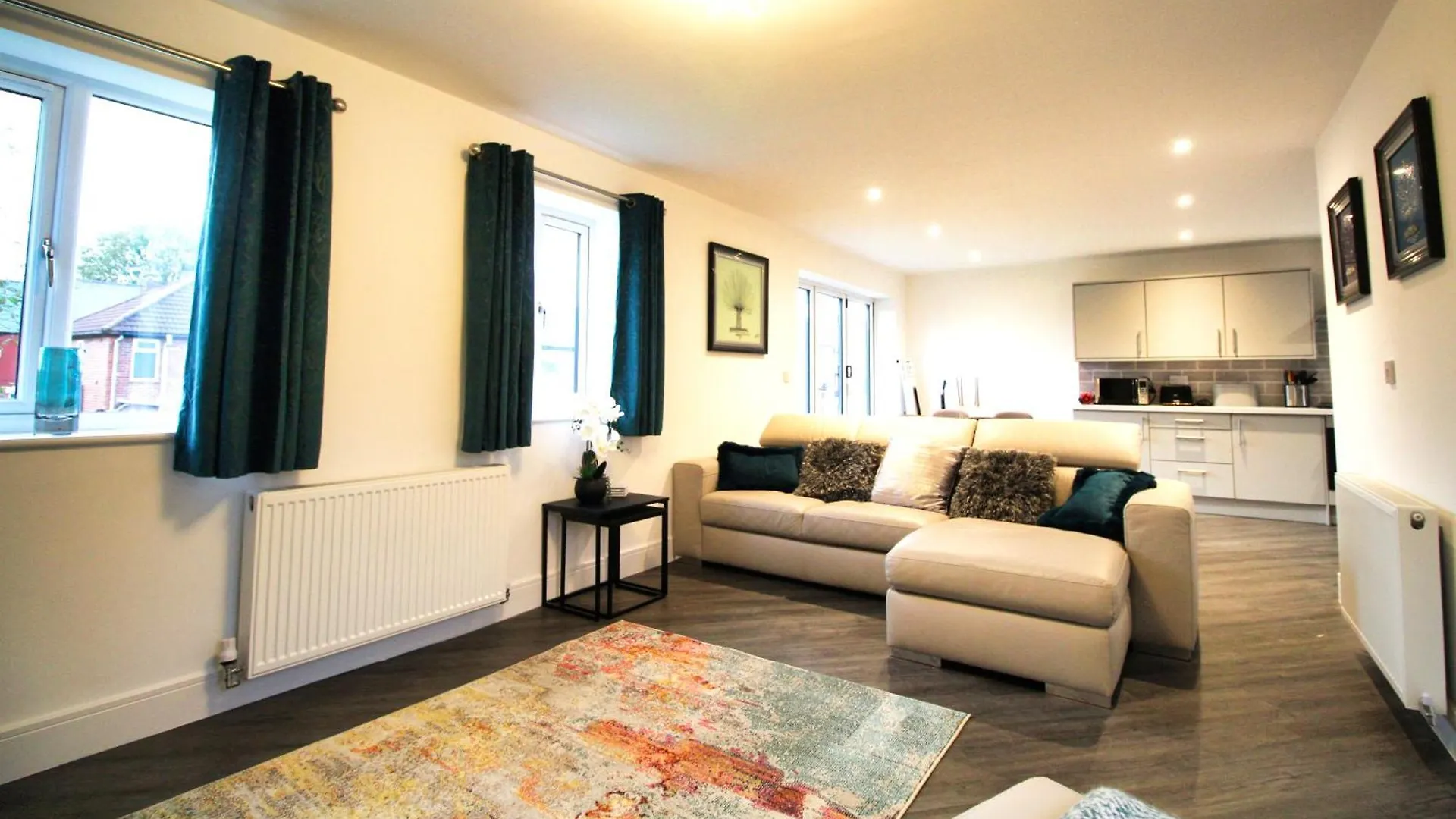 Rotherham - Rawmarsh - Great Customer Feedback - 2 Bed Bungalow - New Build - High End Furnishings - Wheel Chair Accessible - Large Enclosed Garden - Dog Friendly