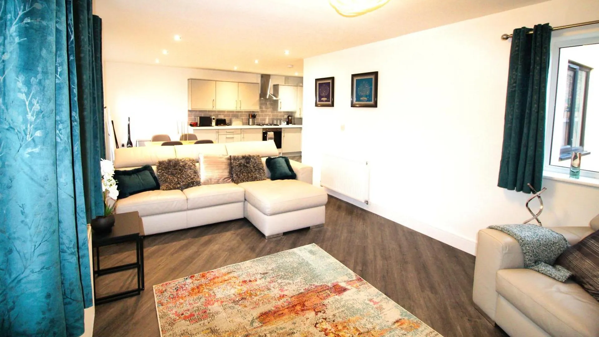 Rotherham - Rawmarsh - Great Customer Feedback - 2 Bed Bungalow - New Build - High End Furnishings - Wheel Chair Accessible - Large Enclosed Garden - Dog Friendly